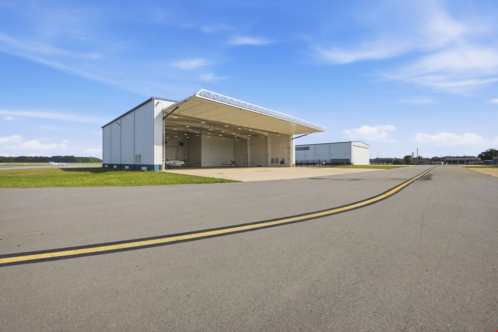 Hangar 30