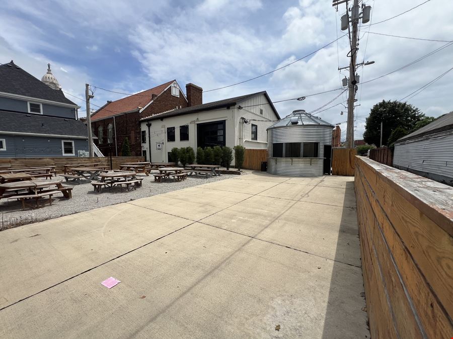 214 W Main St