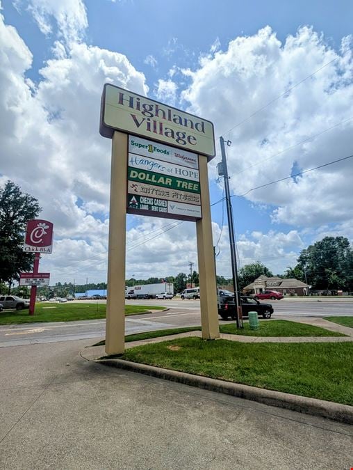 FOR LEASE - Highland Village Shopping Center (1,491 SF - 9149 SF)