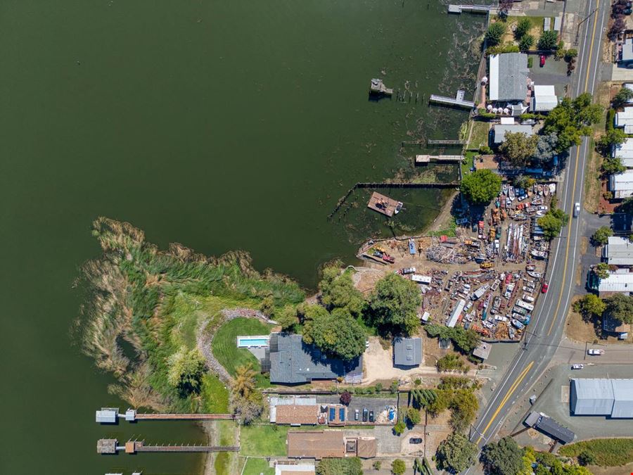 Lakeport: Lake Front Property