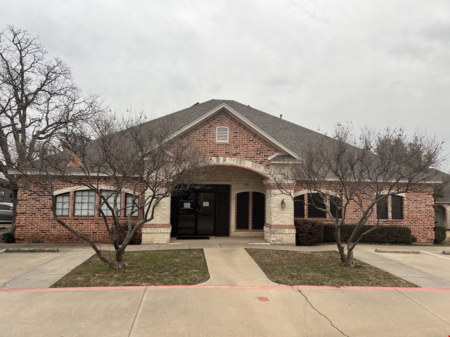 1209 Bent Oaks Court