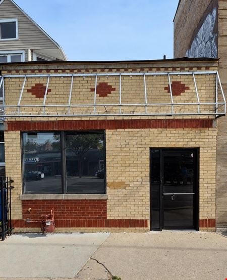 Preview of Retail space for Sale at 1434 West Montrose Avenue