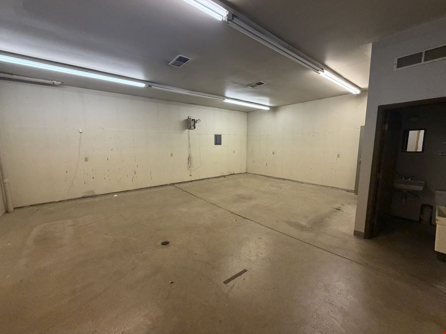 4656 Executive Dr, Suite - Garage/Office 