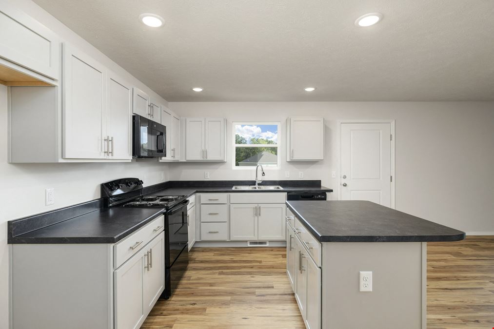 WESTBURY GARDENS | 94-UNIT SFR & DUPLEX STYLE RENTAL PORTFOLIO