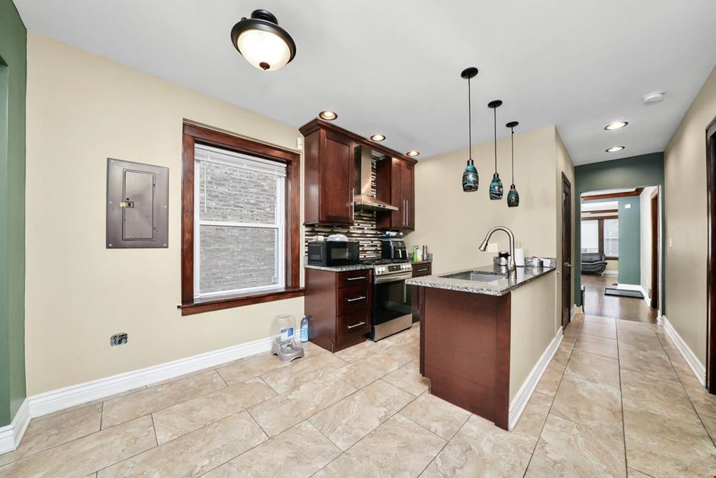 6933 S Washtenaw