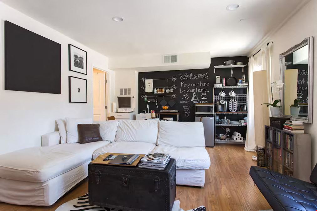 2225 N Cahuenga Blvd