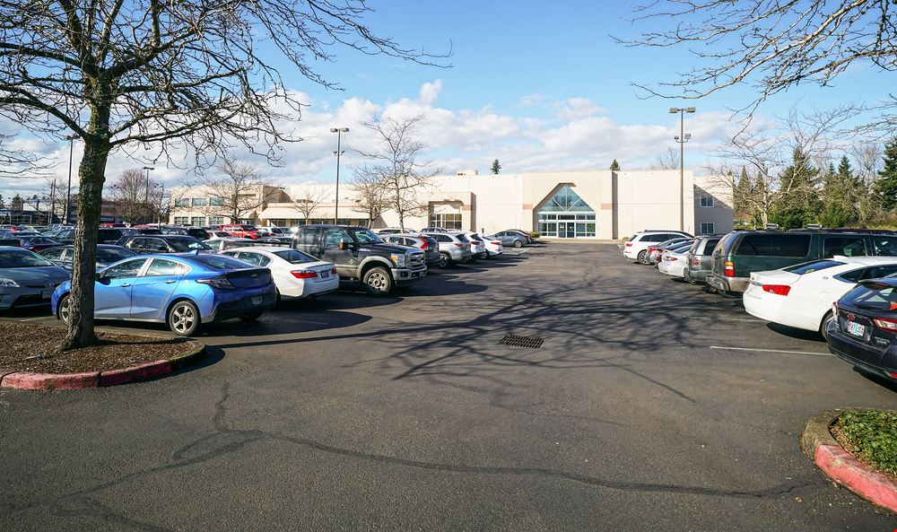 High Visibility Office/Retail Opportunity
