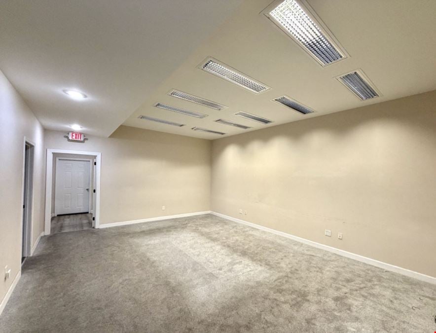 7700 Sf Office/ Warehouse