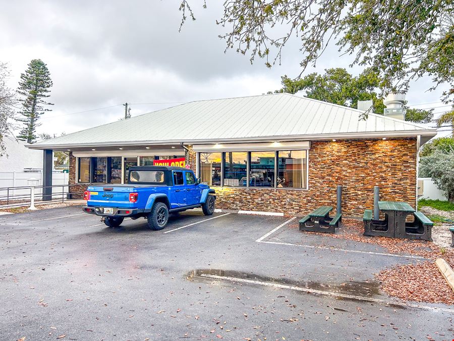 St. Pete Beach Retail / Restaurant-Equipped Building