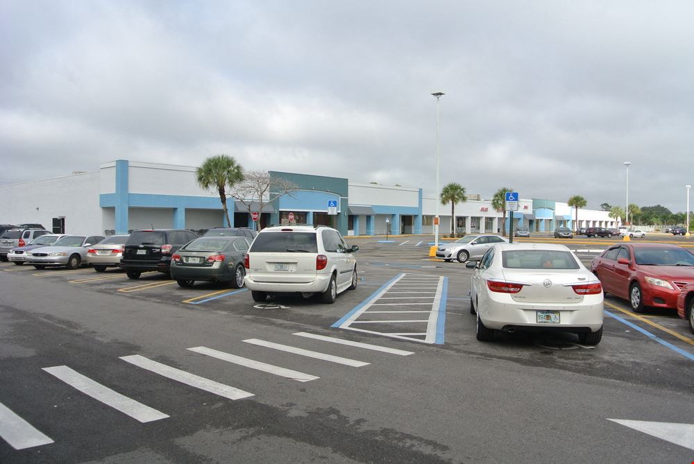 St Lucie Plaza