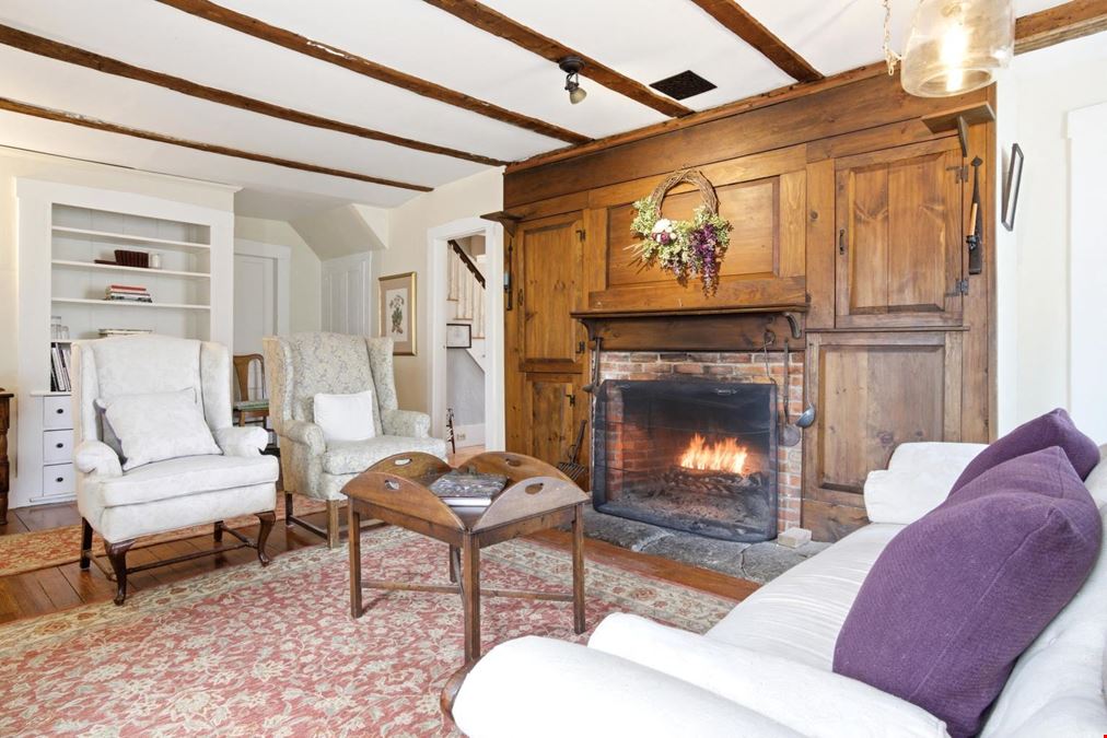 Historic Bed & Breakfast Estate with Event Barn on 5.6 Acres