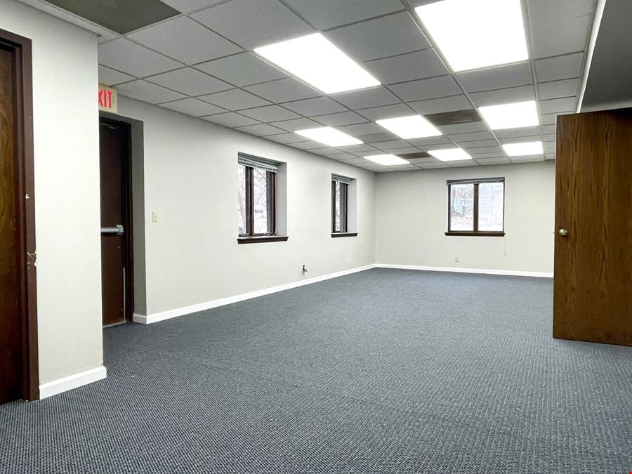 5113 N Executive Dr Suite 106 Microsuites