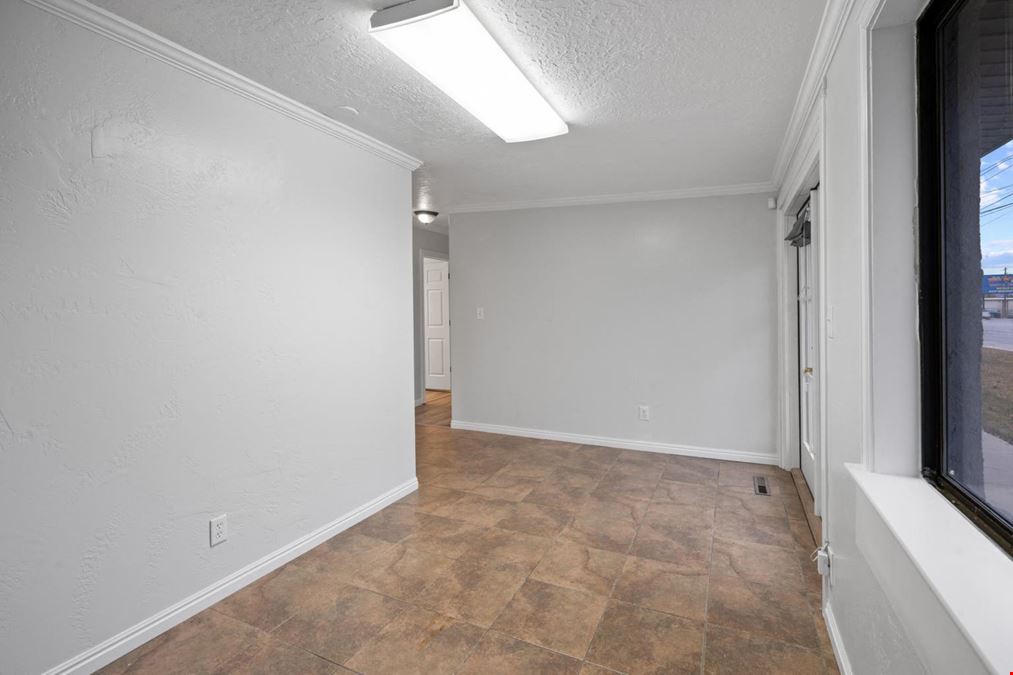 9386 S Redwood Rd