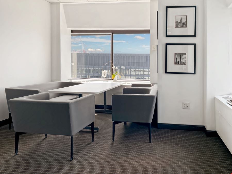 Regus - Toronto - First Canadian Place