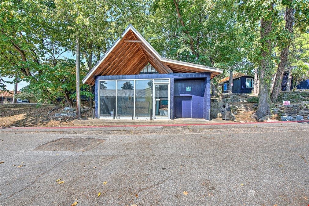 216 W Van Buren