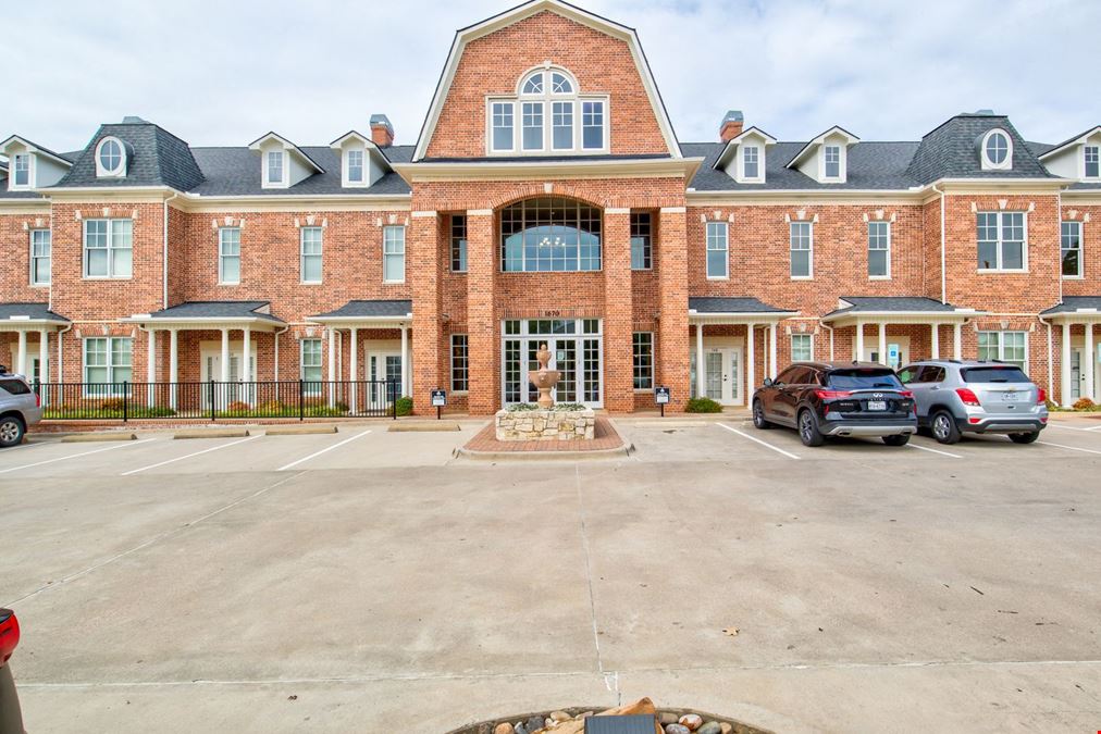 1670 Keller Pkwy
