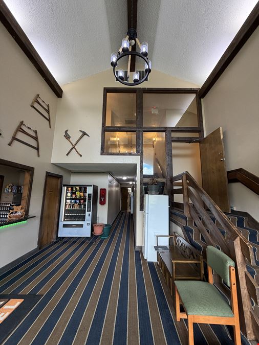 2225 Lincoln Way