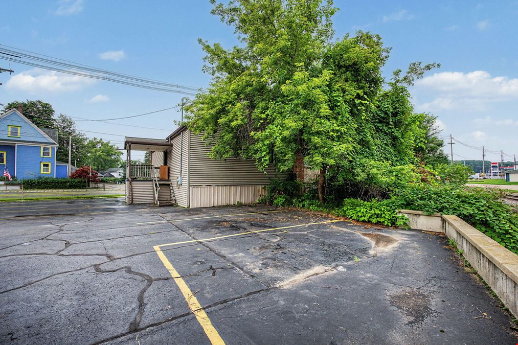 37 W Carleton Rd
