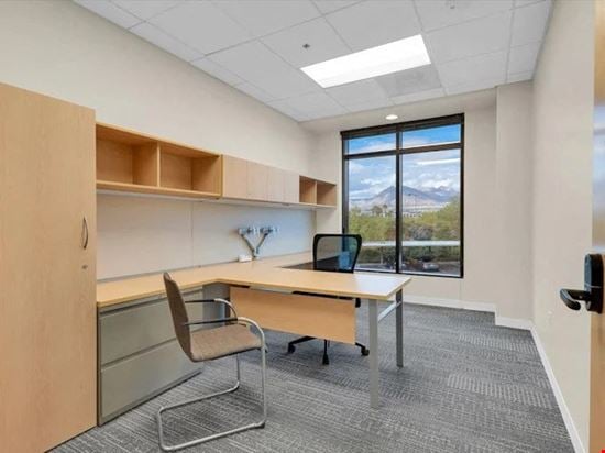 Regus - OFFICENEST - Summerlin