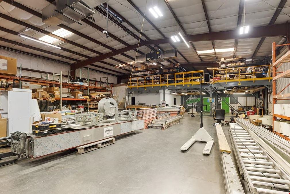 10,598 SF Single-Tenant Warehouse on 0.99 AC