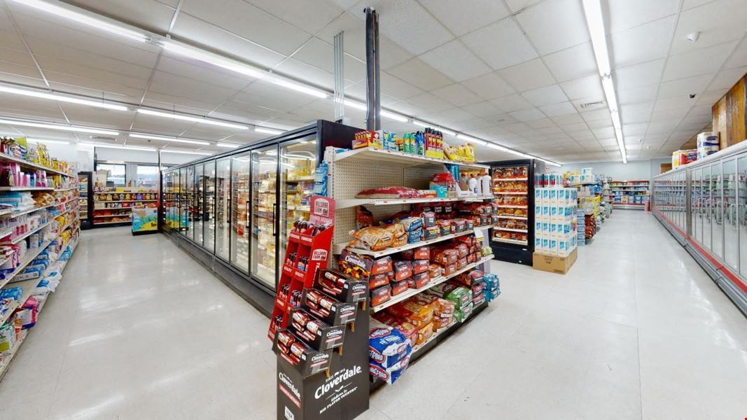 Retail Center with Profitable Grocery Store