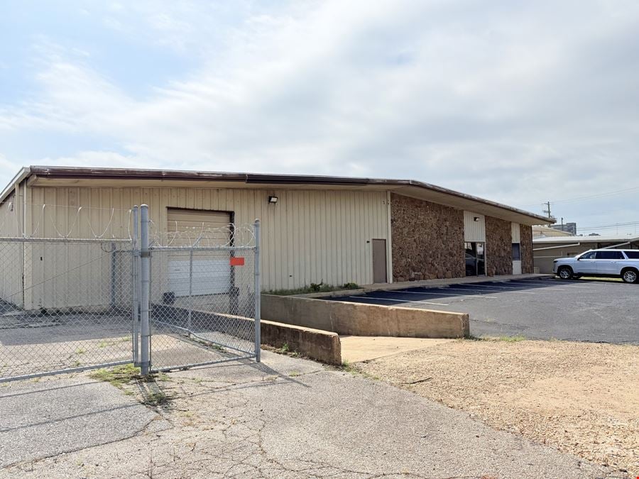 4066 and 4068 Hatcher Circle