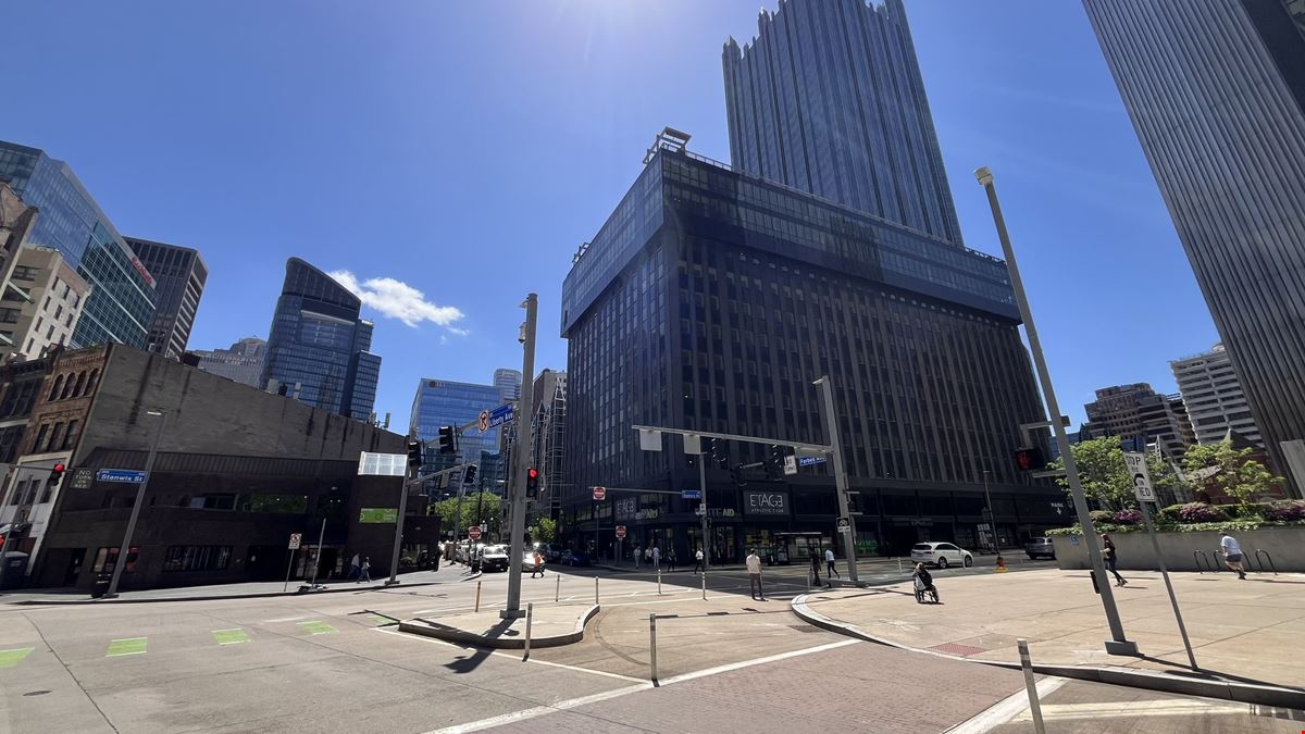 100 Forbes Ave