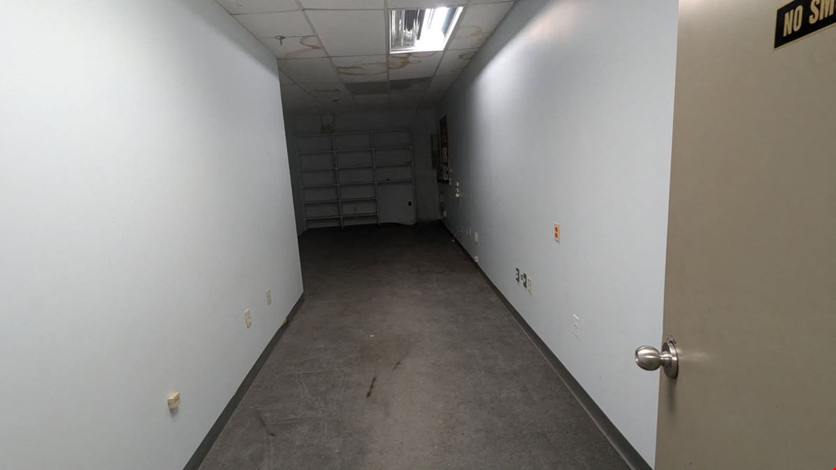 120 Lambert Lind Hwy Unit 6 1995 SF Warwick, RI 02886