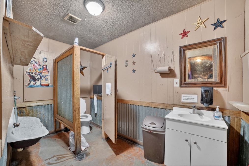 304 FM 148 Terrell - Legendary Dance Hall & Saloon For Sale
