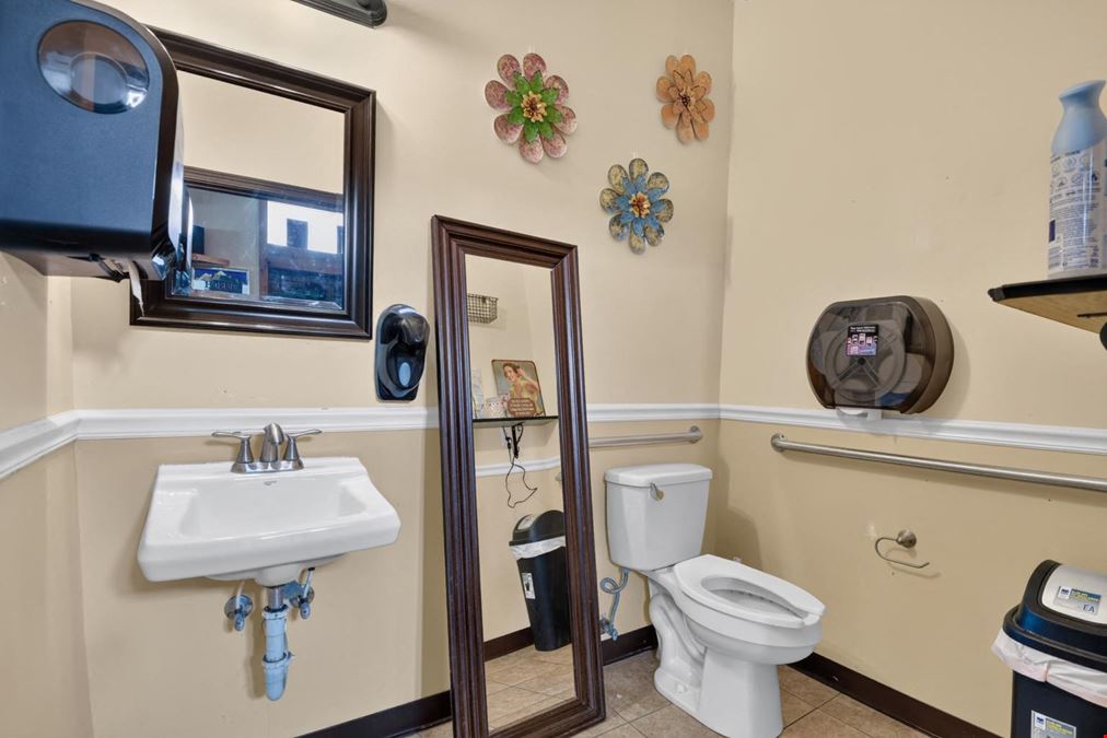 Benderz - 400 Washington St, Auburn IL  62615