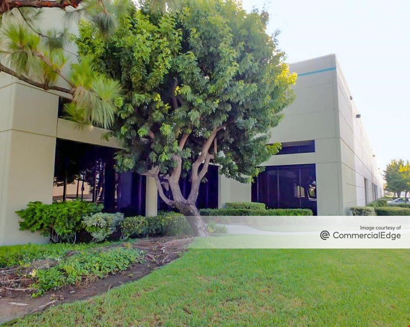 Los Nietos Business Center II
