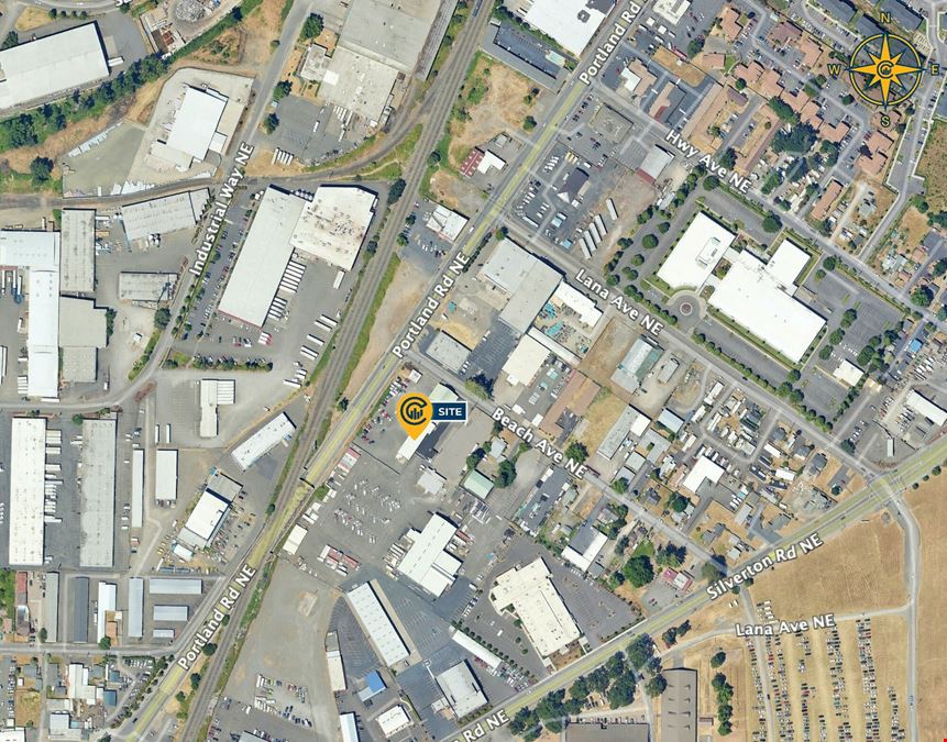 Large Industrial Warehouse w/Yard