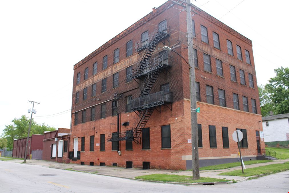922 Locust St