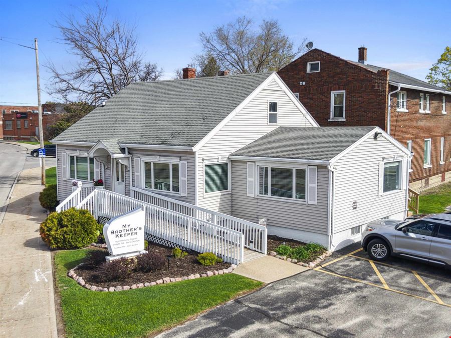1463 Main St