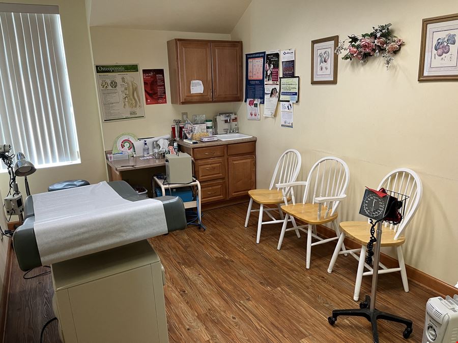 Easton Court - 270-280 E 90th Dr