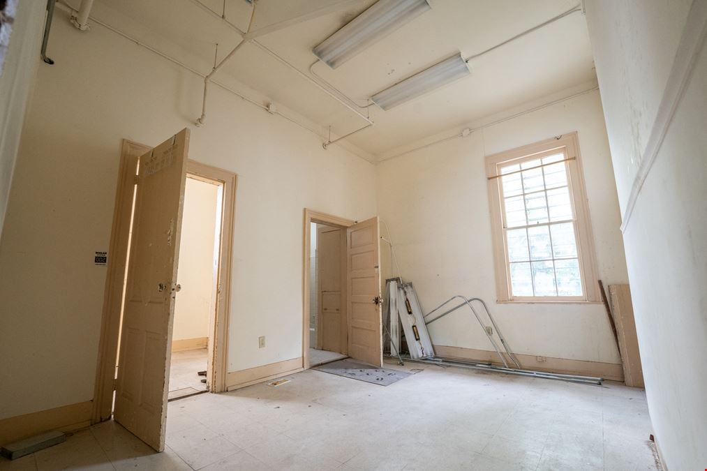 Prime Magazine St Retail Space