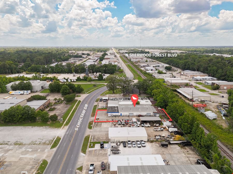 ±9,238 SF Value-Add Office/Warehouse in Industrial Corridor