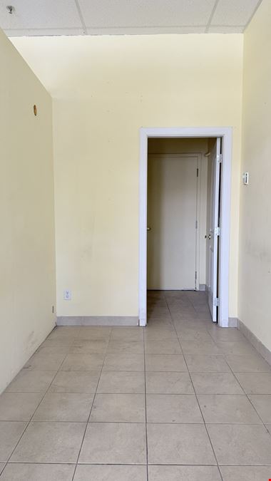5308 Victoria Dr