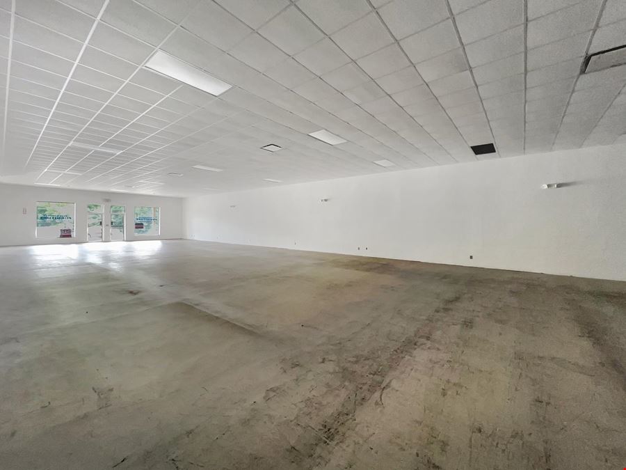 4628 University Blvd East