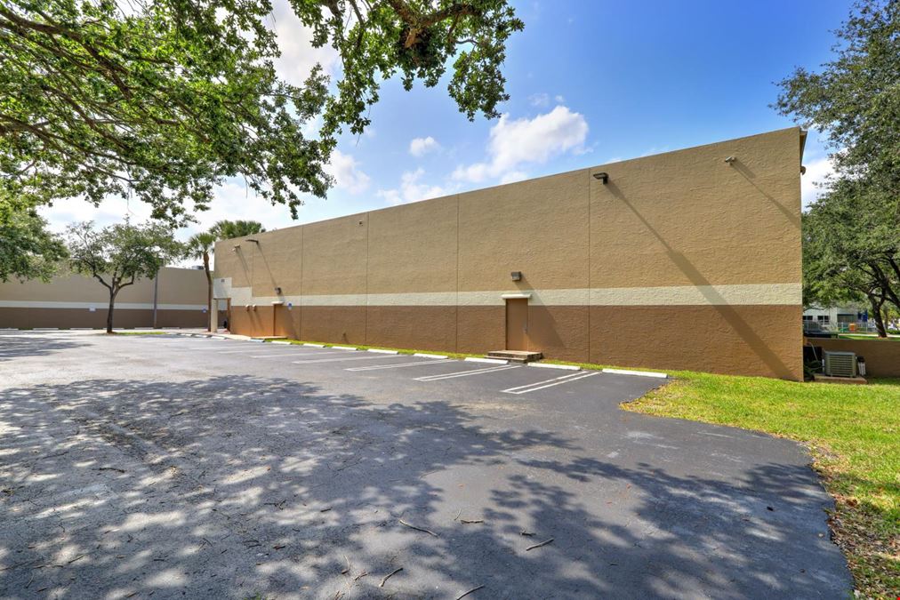 5751 Miami Lakes Dr
