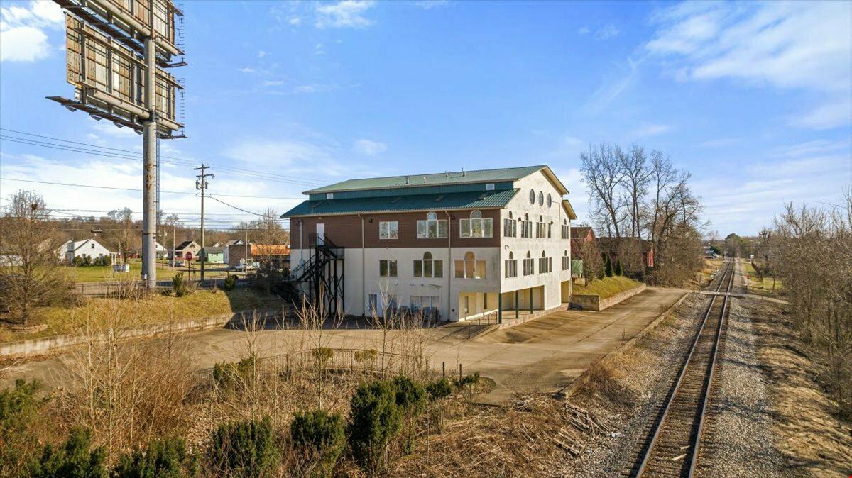 1903 Grand Central Ave