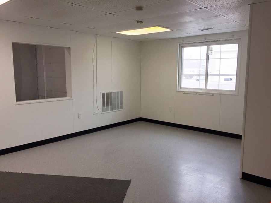 33737 Groesbeck Hwy
