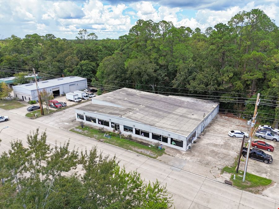 Freestanding Showroom / Warehouse in Slidell Under $60/SF