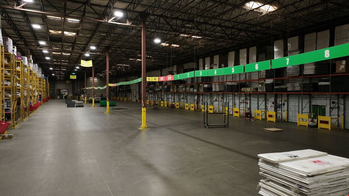 599,465 SF Distribution Center