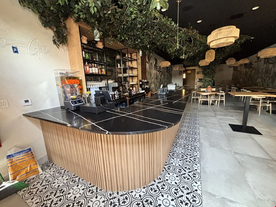 3,456 SF Restaurant | Investment Sale Strong Tenant in Place