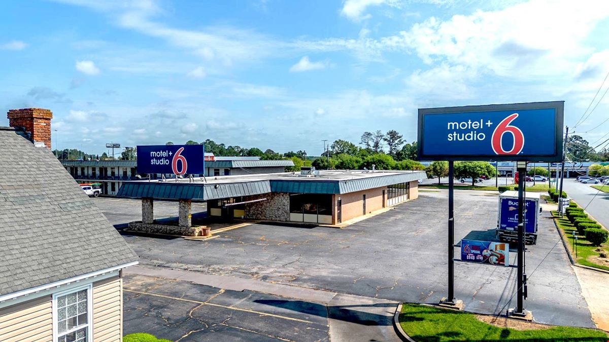 Motel 6 + Studio 6