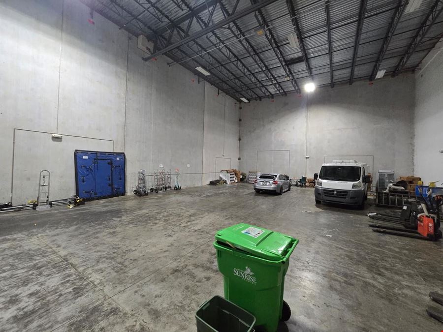 Office/Warehouse 1 Ramp & 1 Dock High Door