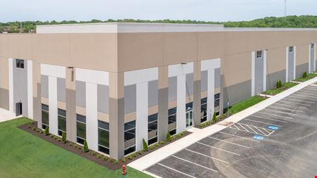 Preview of commercial space at 275 Regional Way