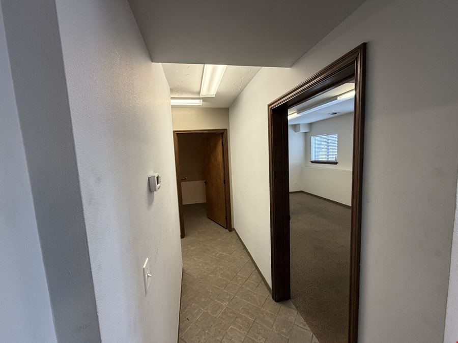 3606 E. Wellesley Ave