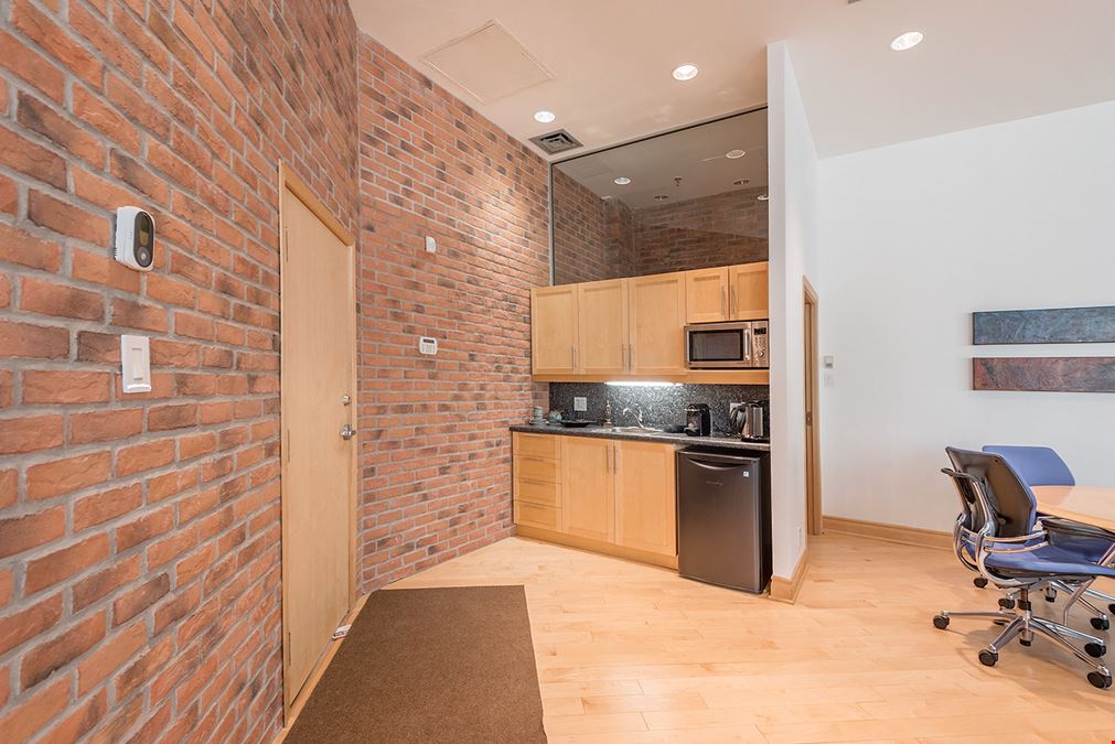 329, de la Commune, Montréal